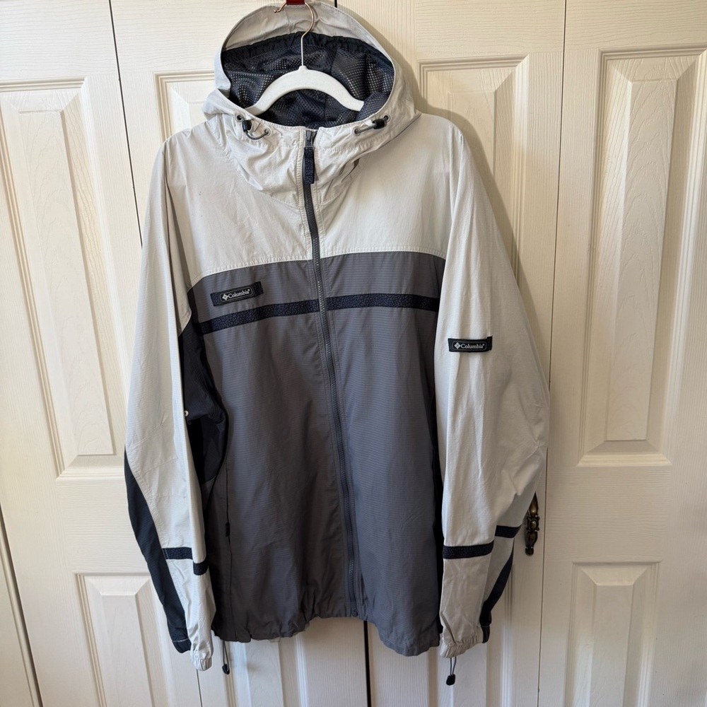 Columbia 90s Men’s Tribal Striped Packable Hooded Jacket Size XXL Grey Cream